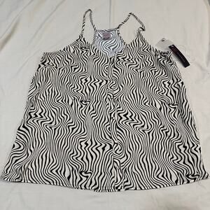 No Boundaries Tank NWT L 11/13